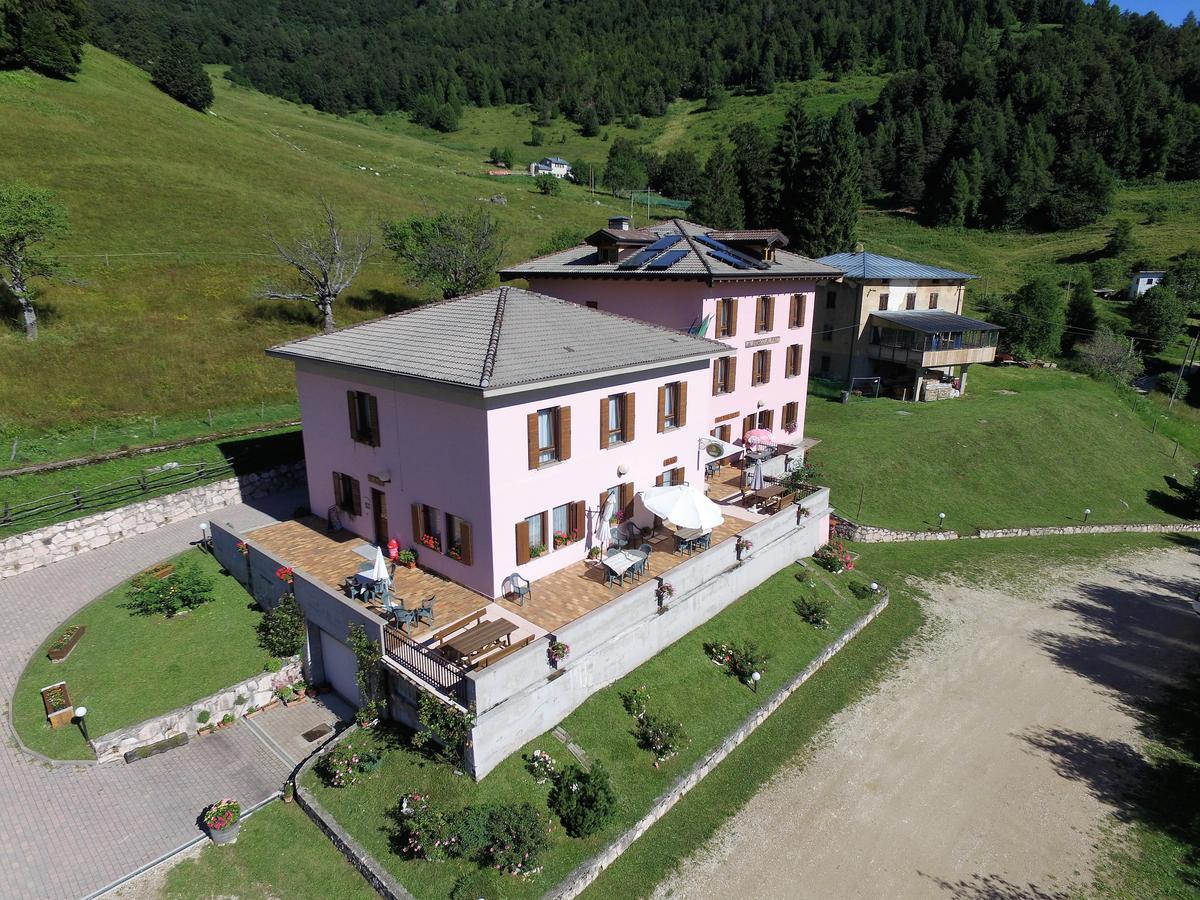 Albergo Alpino Da Tullio Avio Εξωτερικό φωτογραφία